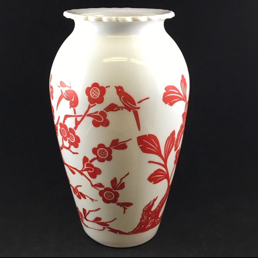 VTG 1940s White & Red Anchor Hocking
Vitrock Milk Glass
Flowers Birds EUC - Picture 3 of 8